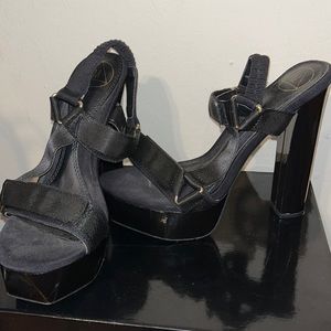 Patent Velcro platform heeled sandal